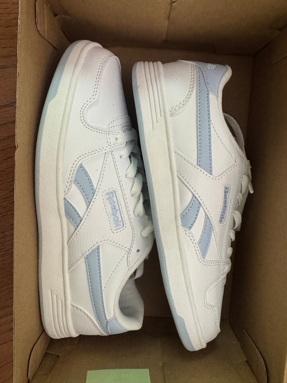 NEW Womens Reebok Tennis Shoes 7.5